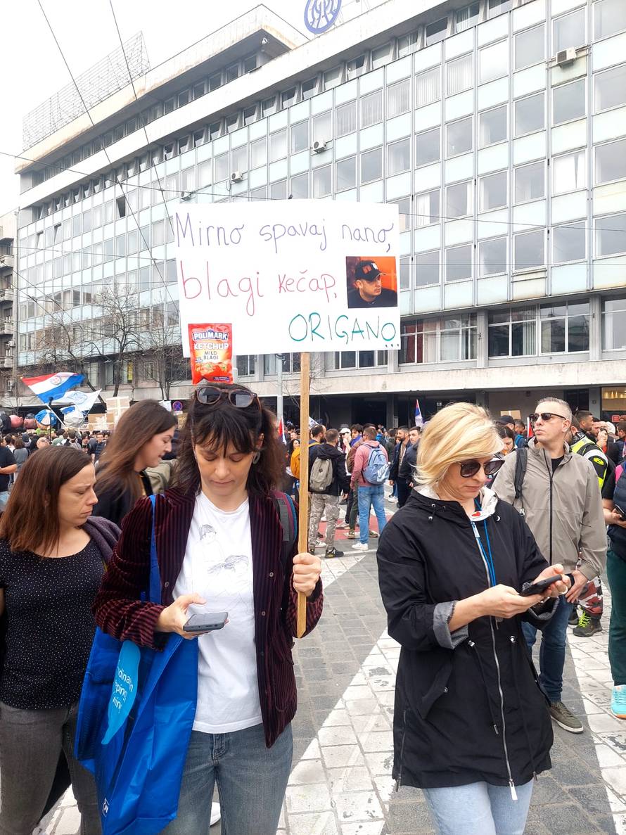 Prosvjed završio izgredima. Oglasio se Vučić: Bilo je 107.000 ljudi i nije korišten zvučni top!