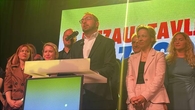 200 fotografija s izbora: Delirij u Splitu i Vukovaru,  velika fešta Rinčić i puse za Selak Raspudić