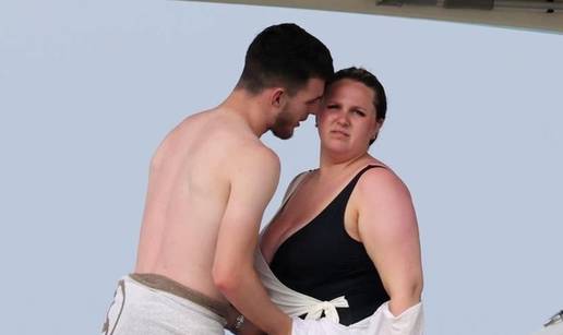 Junak Arsenala &ccaron;esto je branio suprugu od gnjusnih komentara