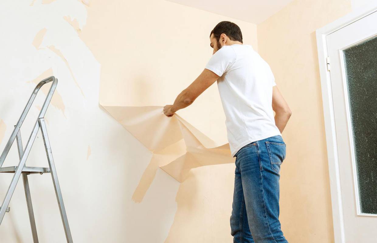 Odlični trikovi kako puno lakše ukloniti stare tapete sa zidova