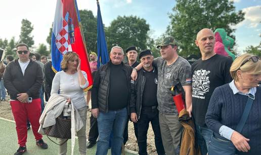 Vukušić na paljenje Trnjanskih krijesova stigao s vatrogasnim aparatom: Zadržala ga policija