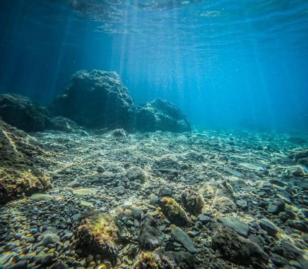 Kamen Brela i plaža Punta Rata  
