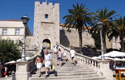 Strani turisti dolaze više, domaćih je manje nego lani