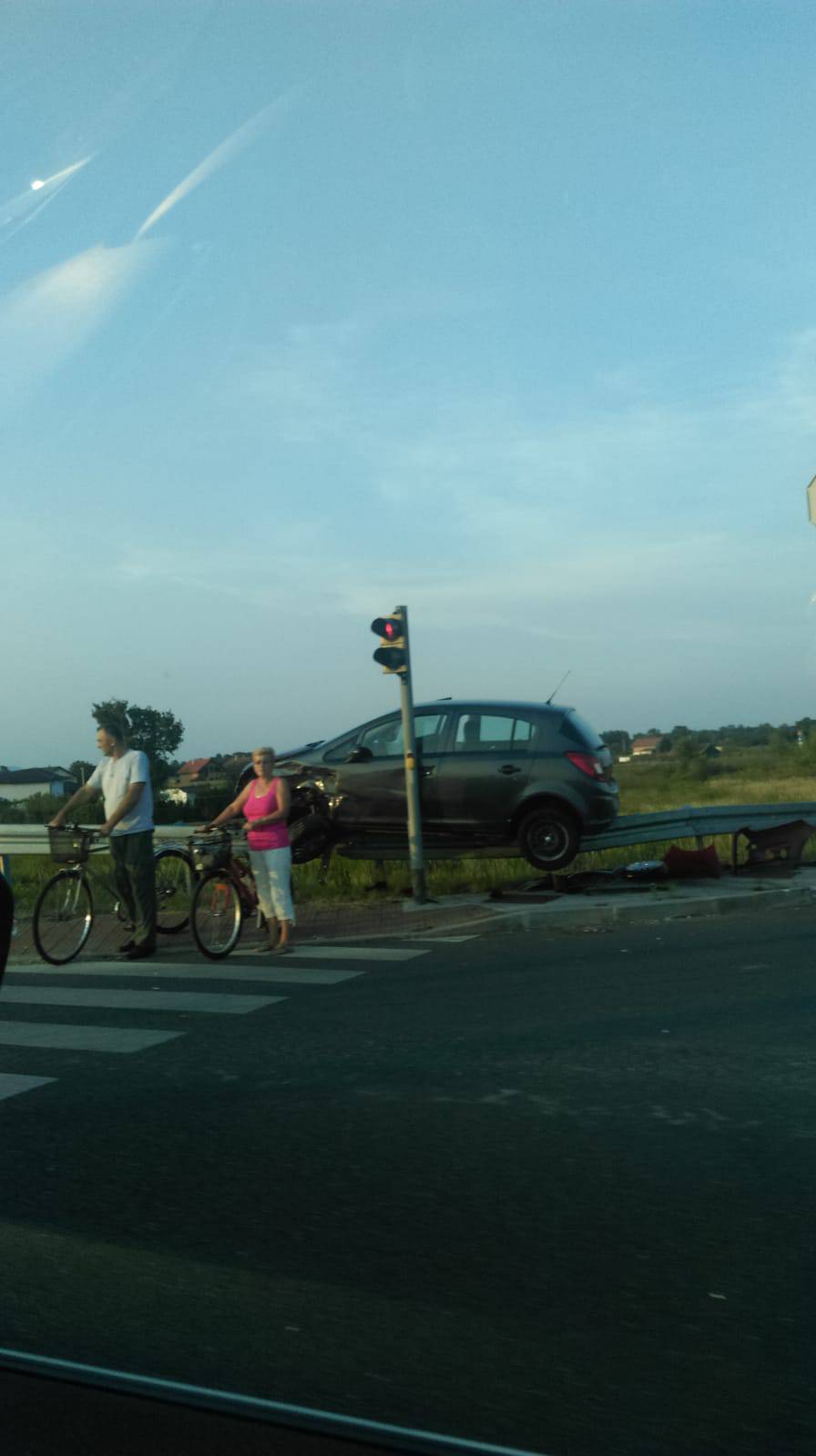 Auto završio na ogradi: Sudar na zagrebačkoj obilaznici