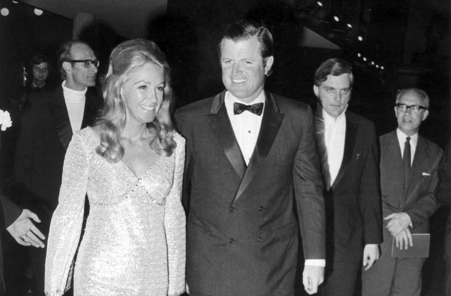 Edward KENNEDY, politik, Joan BENNET-KENNEDY (Bennetová-Kennedyová), manželka