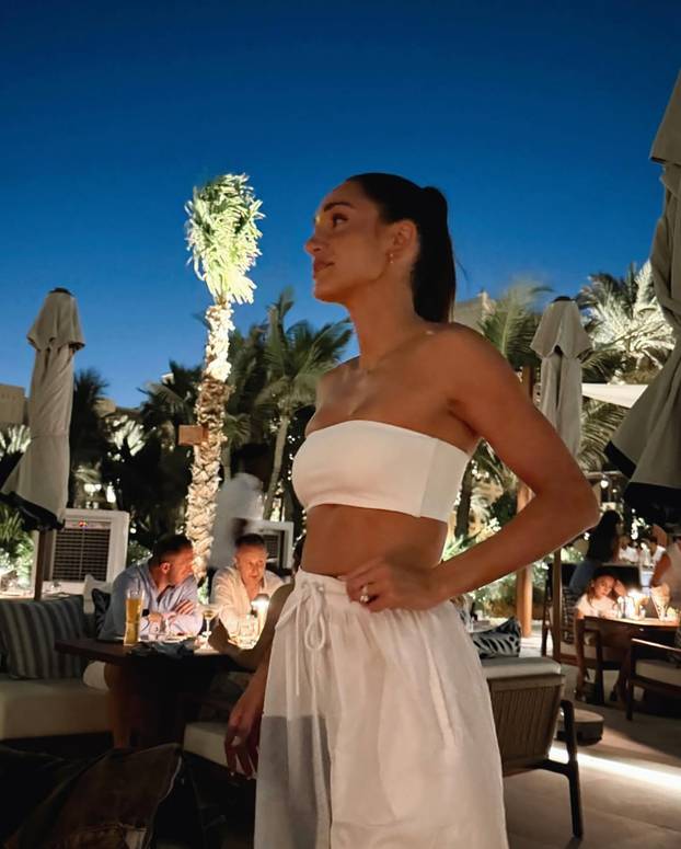 FOTO Kayla je jedna od najvećih fitness influencerica - Evo uz kojih par vježbi ostaje fit