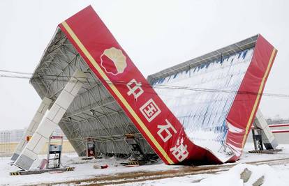 Kina: Snijeg srušio krov u školi, poginulo troje djece