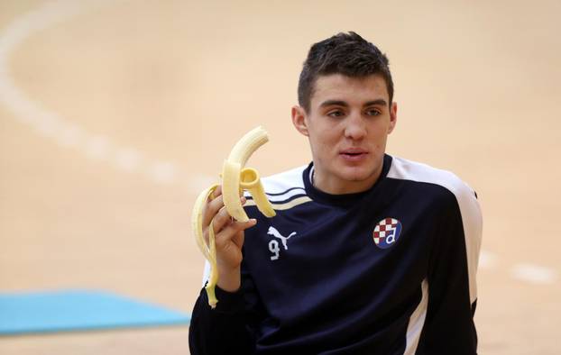 Zagreb: Igra?i Dinama pripreme po?eli u Sesvetama