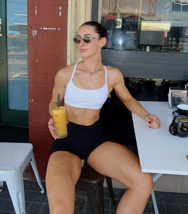 FOTO Tijelo joj je spektakl i nema ni grama masti: Ovako izgleda savršena trenerica!