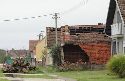 Stanje u Vukovarsko-srijemskoj nakon nevremena se stabilizira, bez struje oko 500 kućanstava