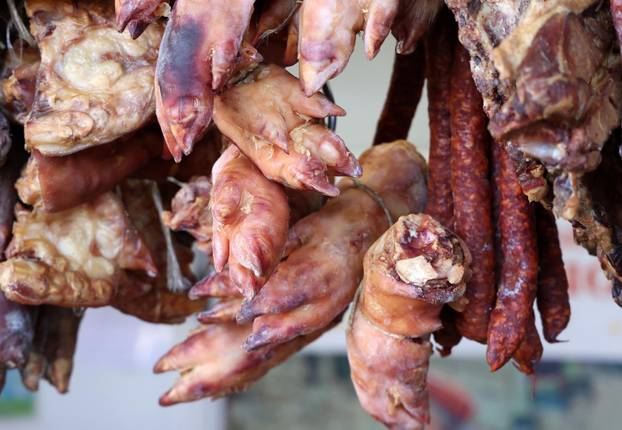 Šibenik: Ponuda suhomesnatih proizvoda