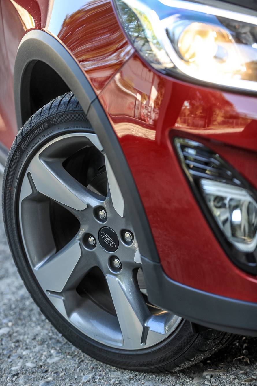 Testirali smo Fiestu koja jako dobro glumi SUV crossover