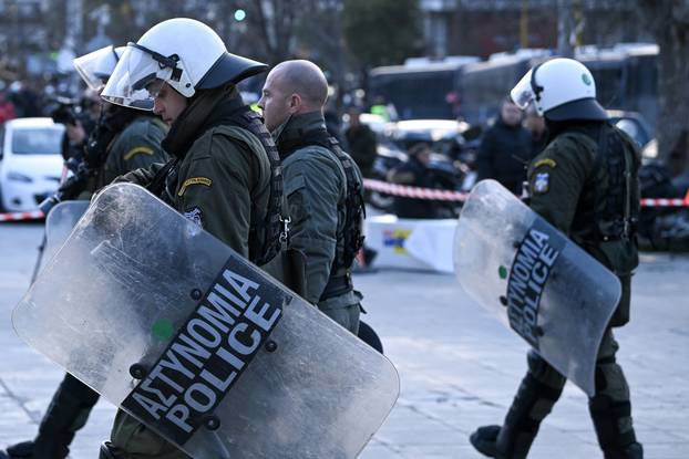 Solun: Policija ispred stadiona uoči početka utakmice PAOK i Dinamo u 1/8 finala UEFA Konferencijske lige