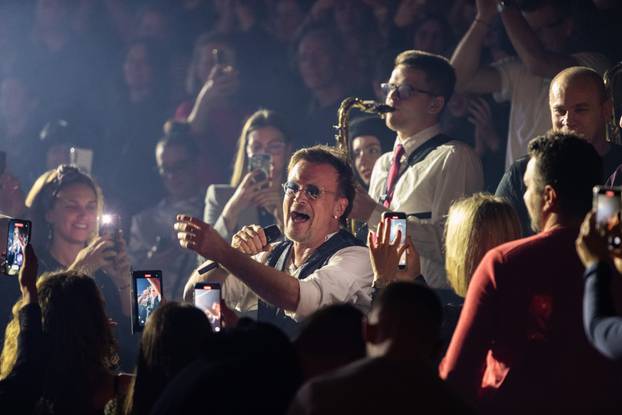 Zadar: Gibonni održao koncert u prepunoj dvorani Krešimira Ćosića