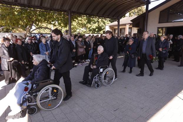 Posljednji ispraćaj Gorana Bareta na Gradskom groblju u Vinkovcima