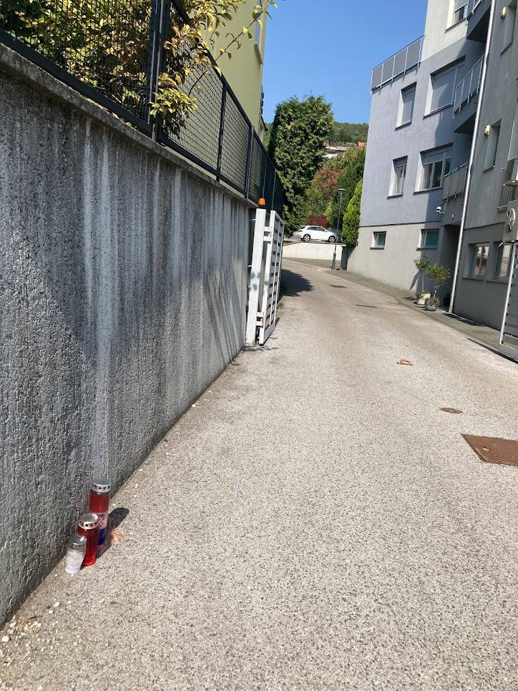 Tuga pred kućom strave: Netko je ostavio igračku kod mjesta gdje je otac ubio troje djece