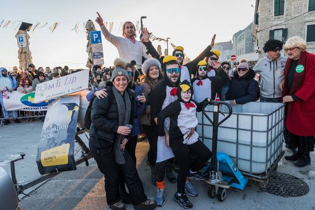 Tito i Ante Pavelić spaljeni kao Krnje u Kaštel Starom