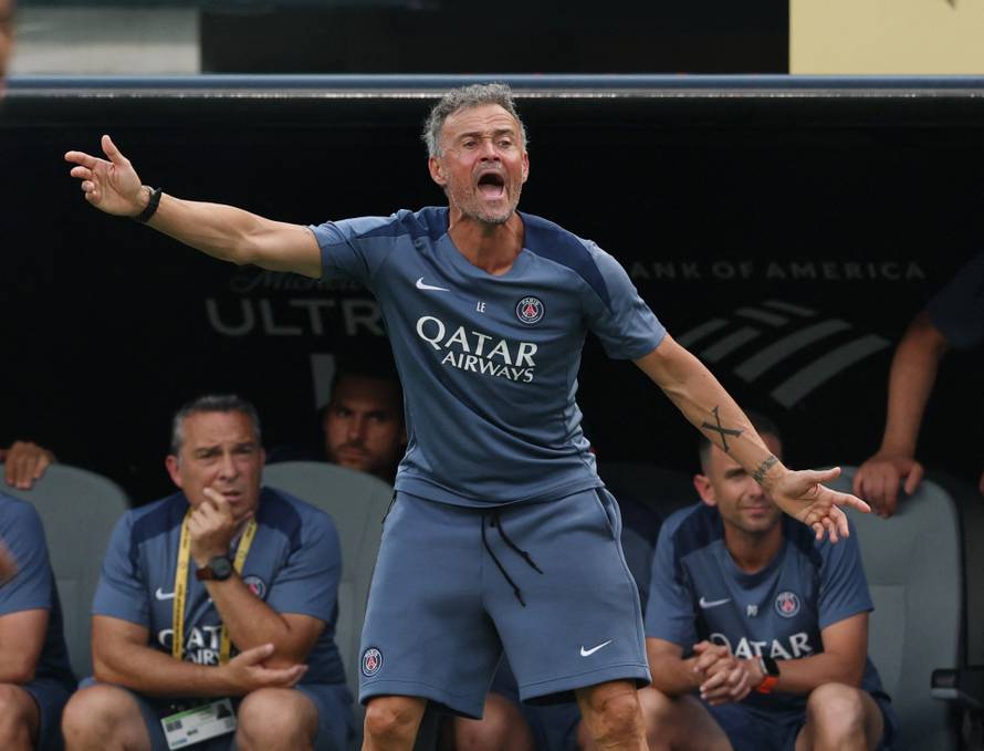 FIFA Club World Cup - Semi Final - Paris St Germain v Real Madrid