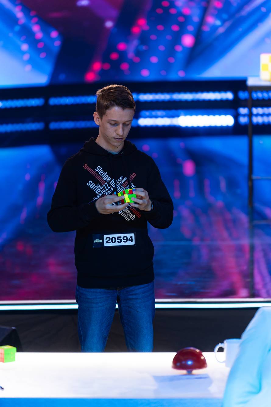 'Jedan od najboljih ikad': Filipinac pjesmom 'Lutka' zaslužio Martinin zlatni gumb