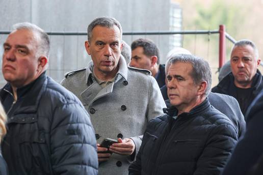 FOTO Tuga na Mirogoju. &Ccaron;a&ccaron;i&cacute;, Turudi&cacute;, Svetina ispratili na vje&ccaron;ni po&ccaron;inak legendu Kutije