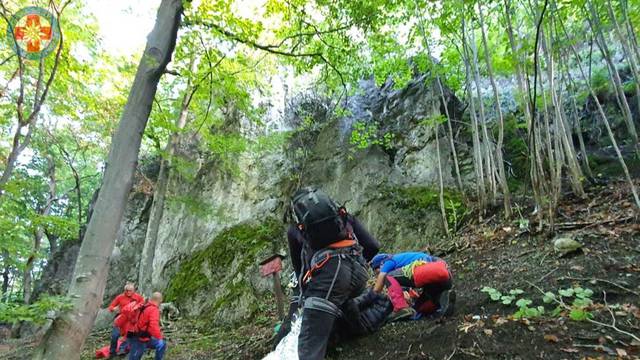 Planinar pao s visine od čak 35 metara: Spašavali ga GSS-ovci