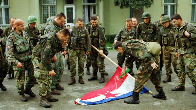 VIDEO 'Bljesak  u pet minuta': Prvi dan zbrisao im general, četnici iz osvete gađali Zagreb