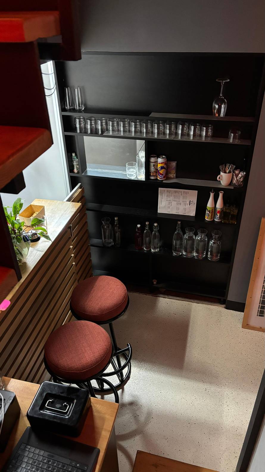 Posjetili smo novo IT koktel mjesto u Zagrebu! Tu radi TV zvijezda. Nudi se i 'pornstar'...