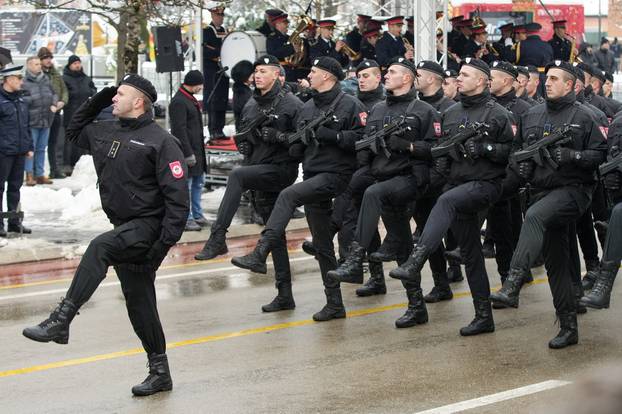 Banja Luka: Svečani defile povodom Dana Republike Srpske