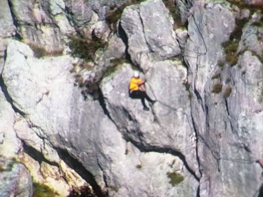 Stravičan prizor: HGSS spasio čovjeka koji je 'visio' s Kalnika