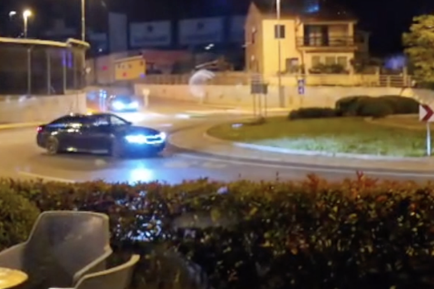Nevjerojatno! BMW-ima 'driftali' kružnim tokom u Puli