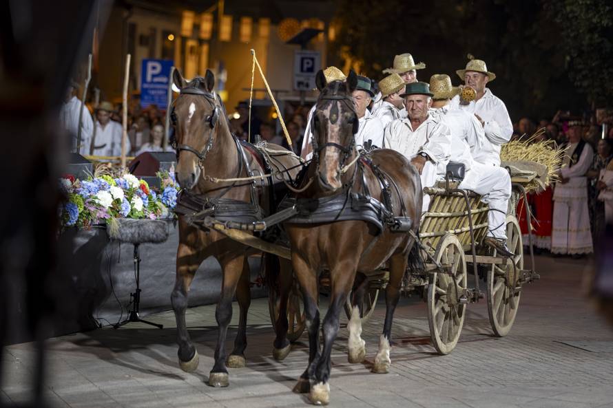 Vinkovci: 60. Vinkovačke jeseni pod sloganom "Jesen rumeni jabuka"