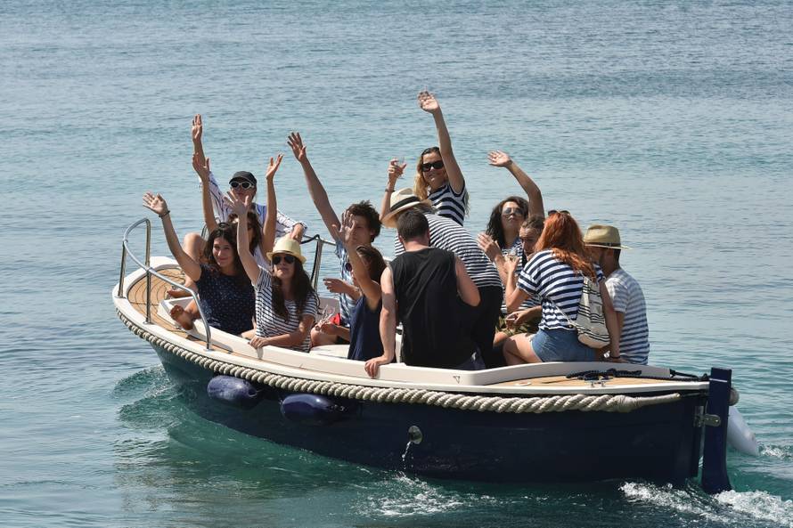 Rade Šerbedžija silno  se veseli  ploviti na svom brodu Draganu