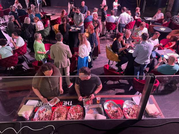 200 fotografija s izbora: Delirij u Splitu i Vukovaru,  velika fešta Rinčić i puse za Selak Raspudić