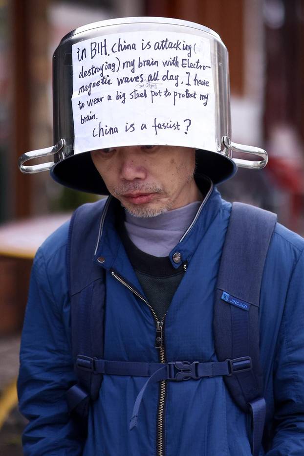 Sarajevo: Kinez se loncem štiti od elektromagnetskog zračenja