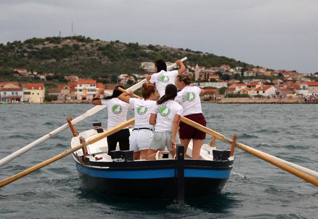 FOTO Ženska regata u Betini oduševila mještane i turiste