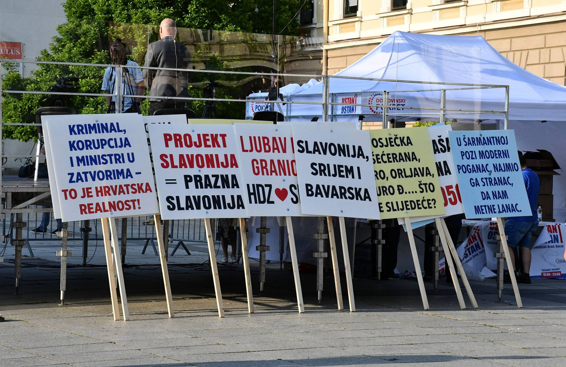 Slavonski Brod: Veliki skup Domovinskog pokreta pod nazivom "Ustani i ostani"