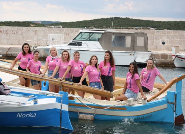 FOTO Ženska regata u Betini oduševila mještane i turiste