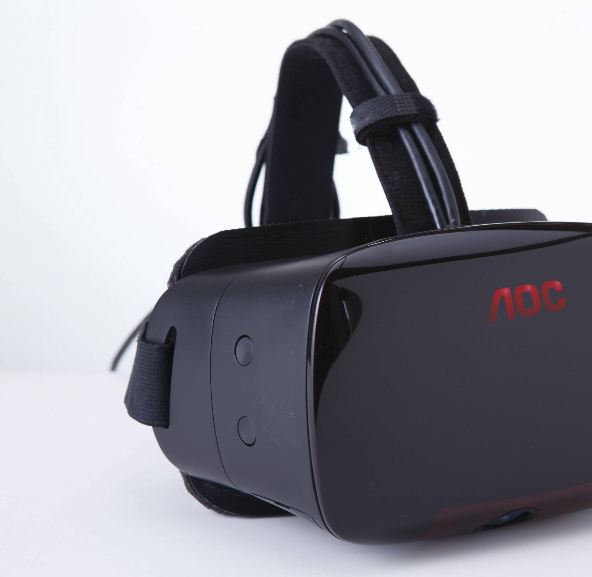 AOC u virtualnoj stvarnosti: Uz monitore rade i VR uređaje