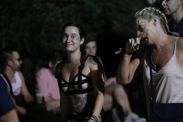 Ljubitelji tehno glazbe dolaze na treću i zadnju noć Ultra Europe festivala 2025.