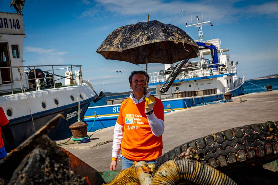 Uklonjeno više od 20 kubika otpada nagomilanog na dnu Jadrana kod Biograda na Moru