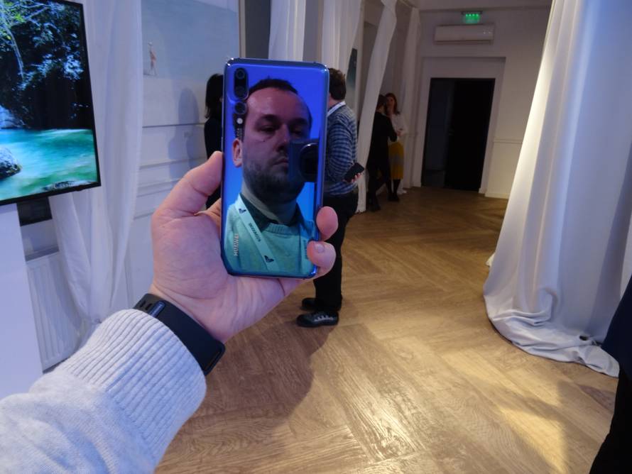 Isprobali smo Huawei P20 Pro: Ima tri kamere i misli za vas