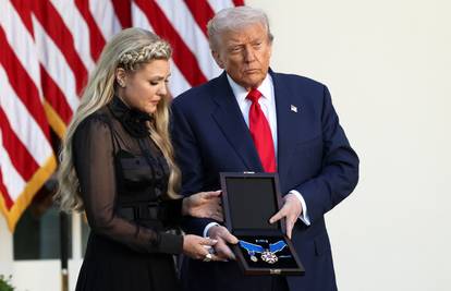 Trump odlikovao Kirka najvišim civilnim odlikovanjem u SAD-u