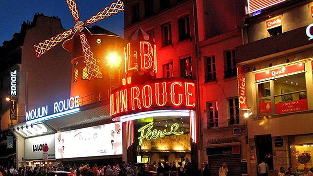 Pariz: Krila vjetrenjače kultnog kluba Moulin Rougea otpala su preko noći, ne znaju zašto