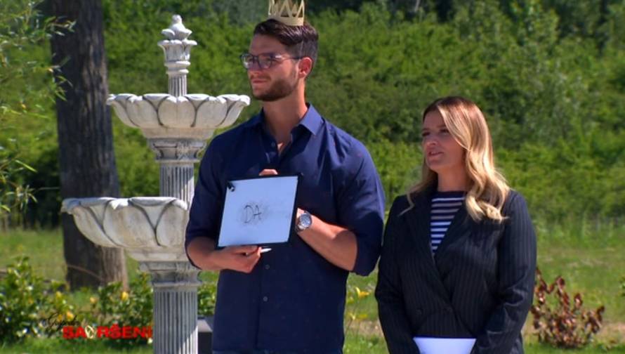 Samozatajna Dijana raskopčala 'Savršenom' košulju i ispipala ga: 'Nešto mi je falilo, nije to to'