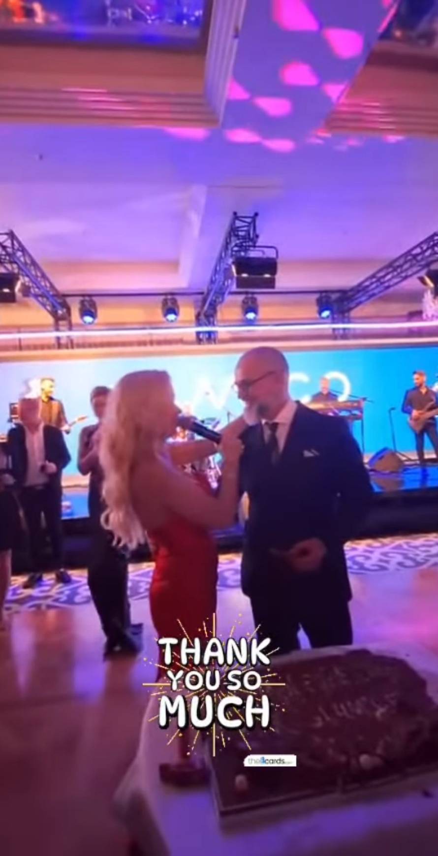 Maja Šuput pjevala plastičnom kirurgu za rođendan: 'Ček, tu je čekić. I ja da razbijam tortu?'