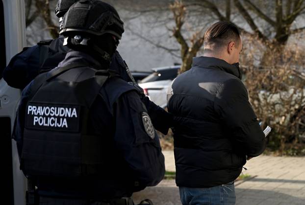 Varaždin: Srđan Mlađan pod jakim policijskim osiguranjem dolazi na Županijski sud