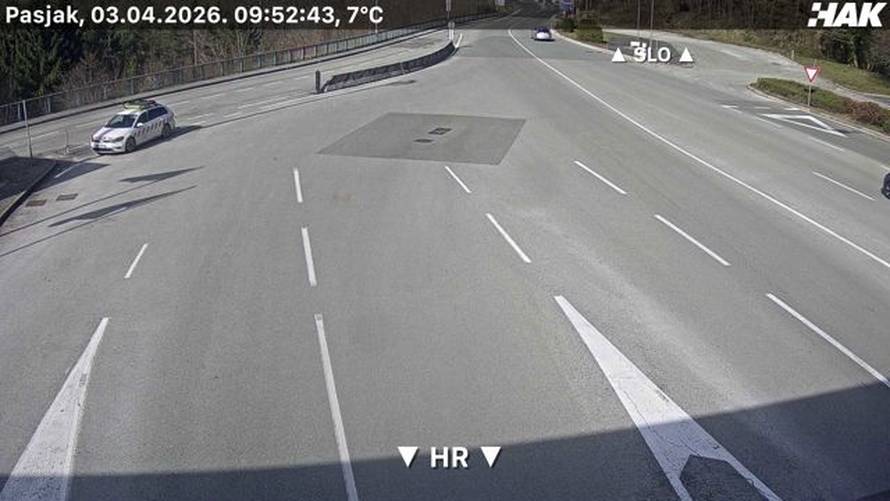 FOTO Na granicama višesatne kolone uoči uskrsnog vikenda