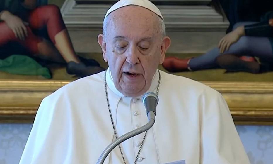 'Kraljice neba': Papa se obratio vjernicima uživo iz Vatikana...