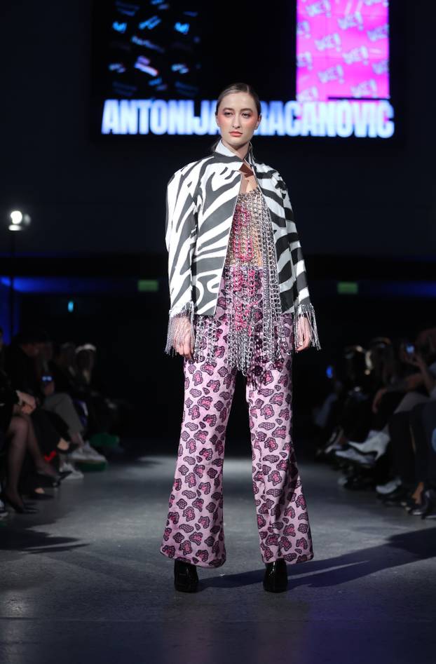 DIPMOD_10 - modna revija diplomskih kolekcija studenata Sveučilišta u Zagrebu Tekstilno-tehnološkog fakulteta