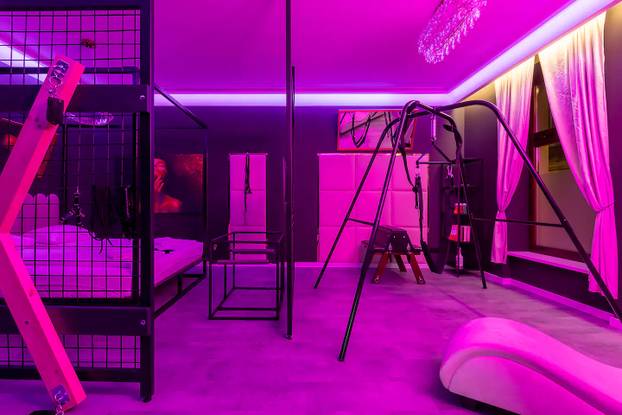 FOTO BDSM stan u Poljskoj je za ljubitelje grube akcije pravi raj!